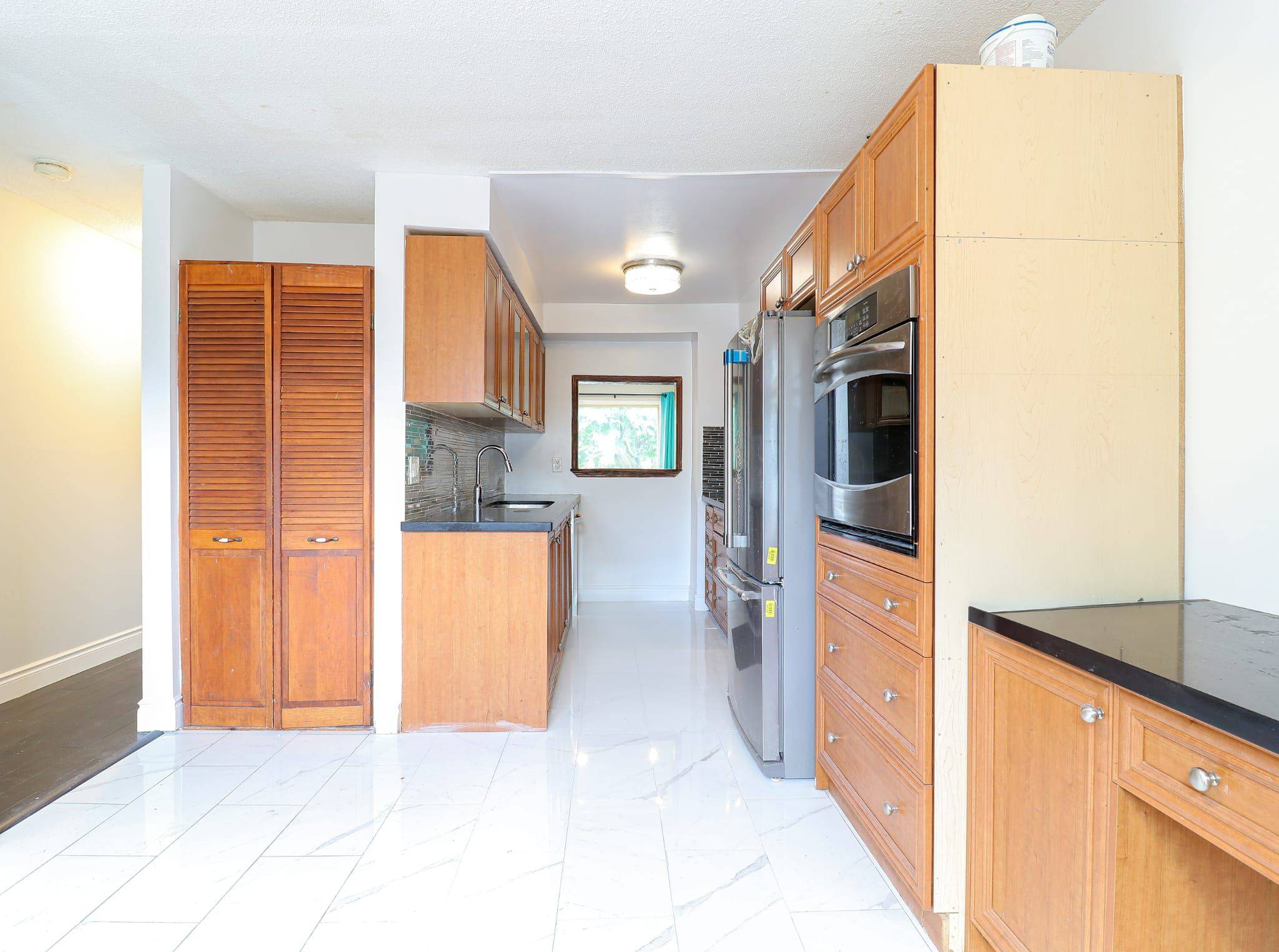 Brampton, ON L6T 3Z4,2 Carleton PL #2