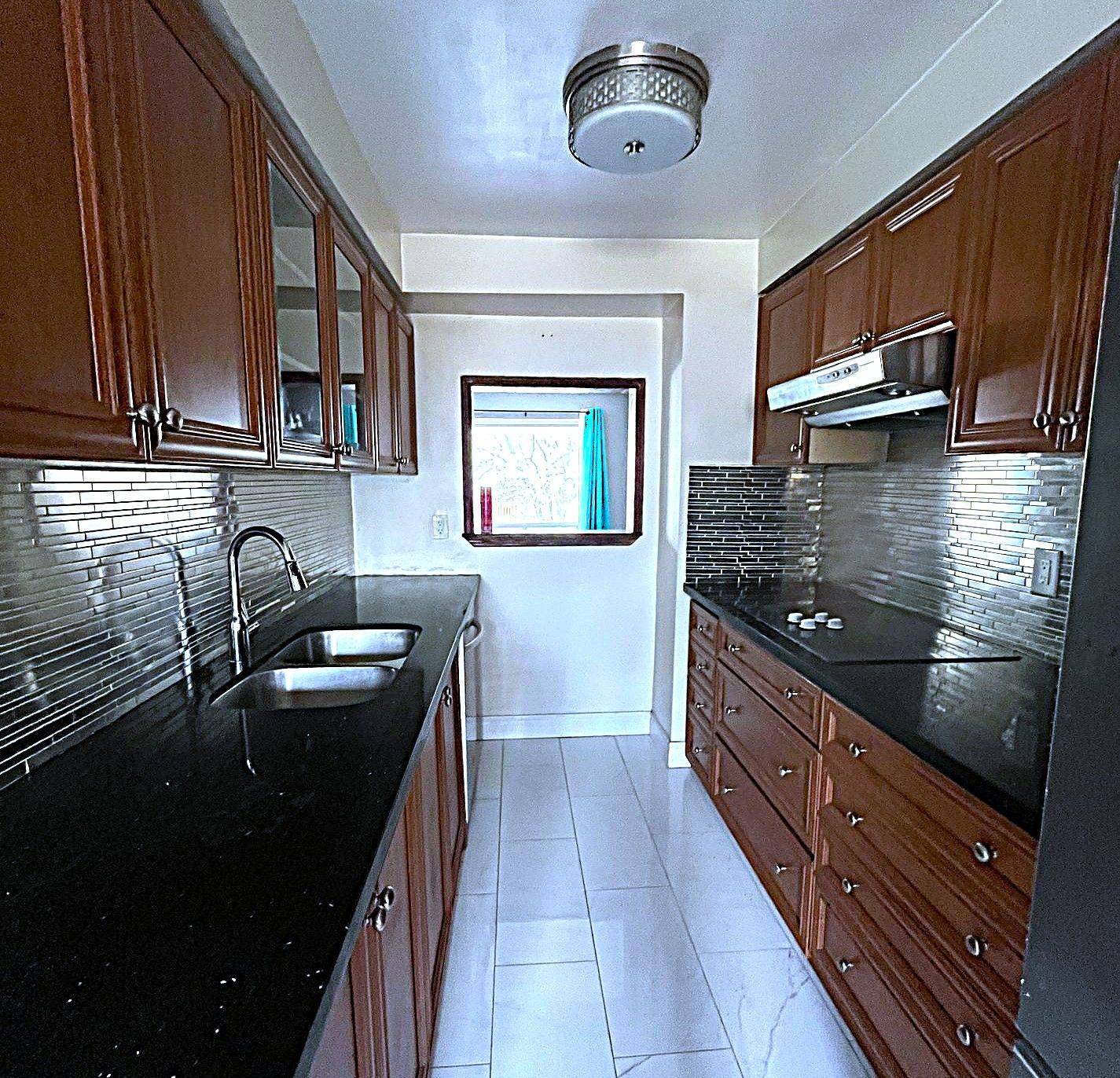 Brampton, ON L6T 3Z4,2 Carleton PL #2