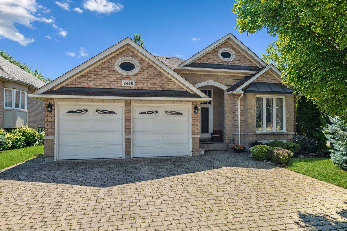 Oakville, ON L6H 7N5,2428 Salcome DR