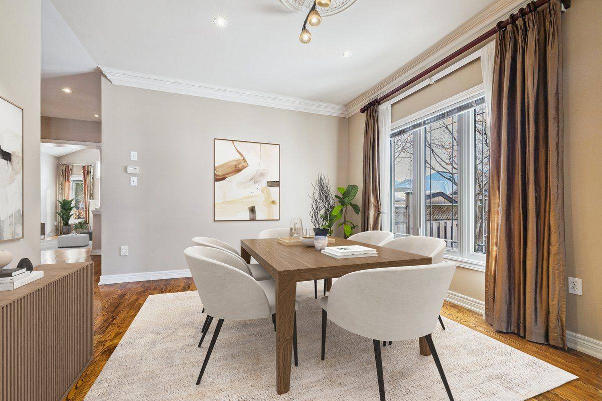 Oakville, ON L6H 7N5,2428 Salcome DR