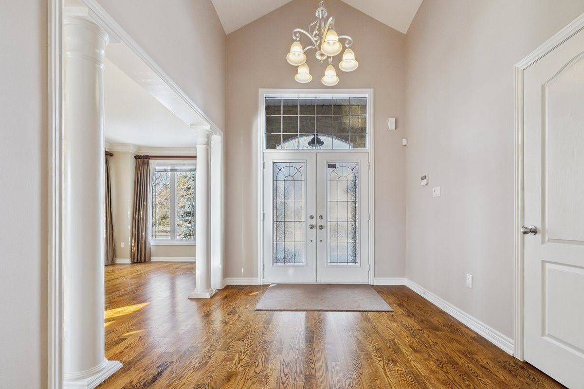 Oakville, ON L6H 7N5,2428 Salcome DR