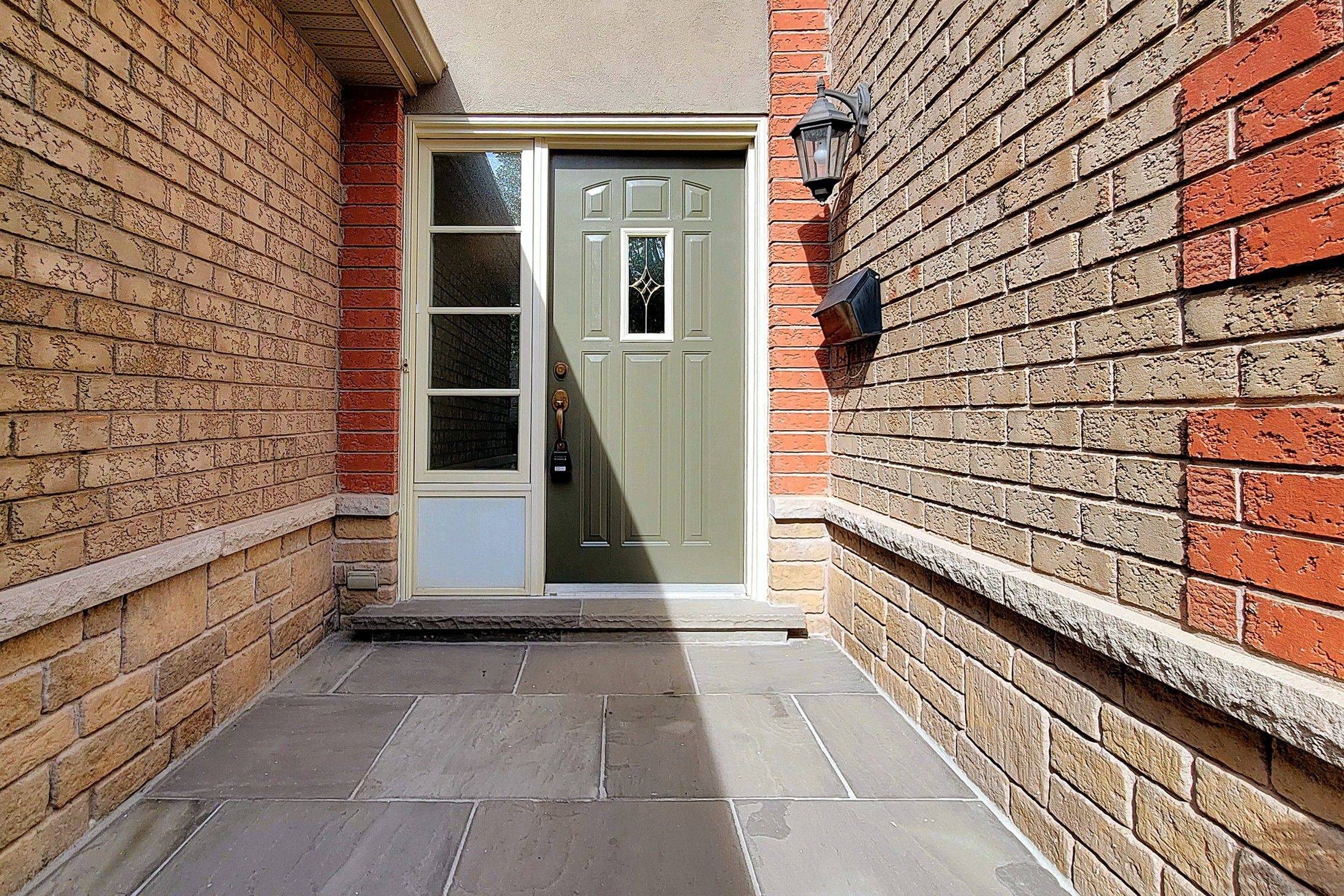 Oakville, ON L6L 6B4,3074 Shannon CRES