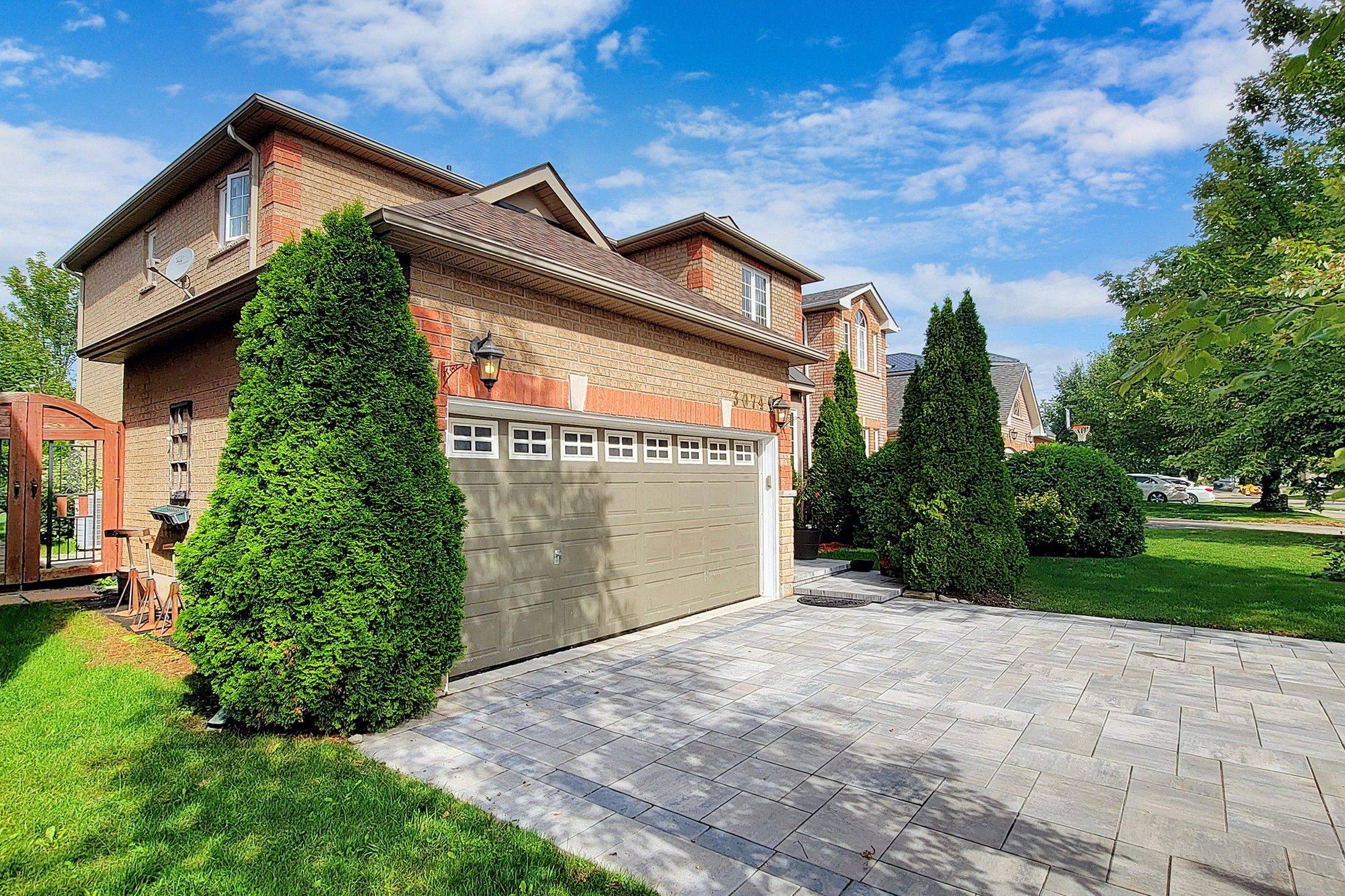 Oakville, ON L6L 6B4,3074 Shannon CRES