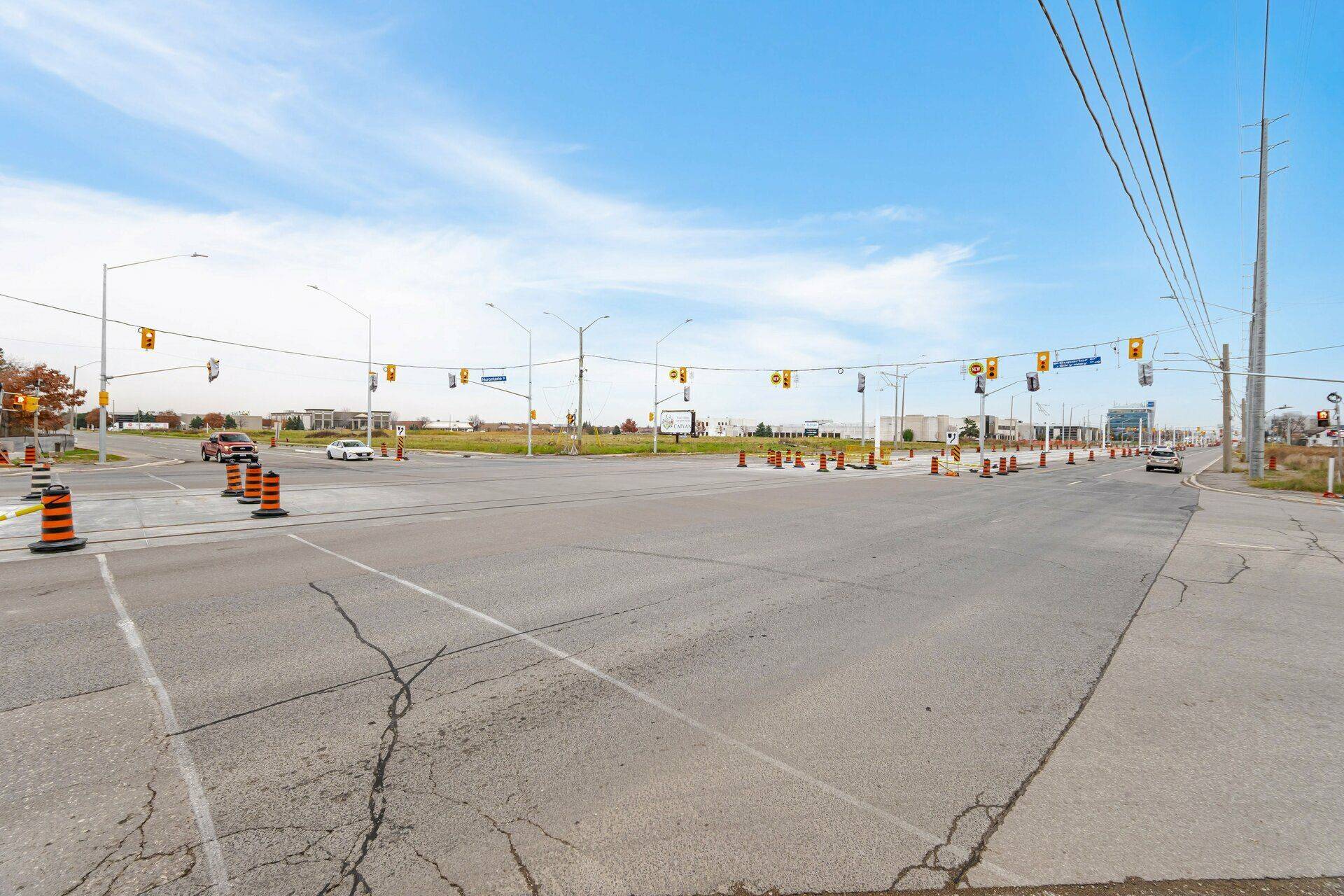 Mississauga, ON L5T 2X9,70 Superior BLVD