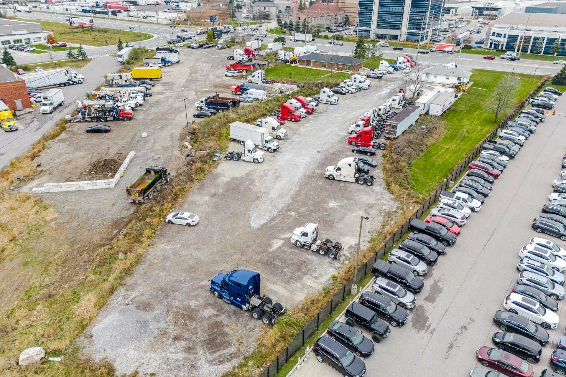 Mississauga, ON L5T 2Y5,140-160 Derry RD E