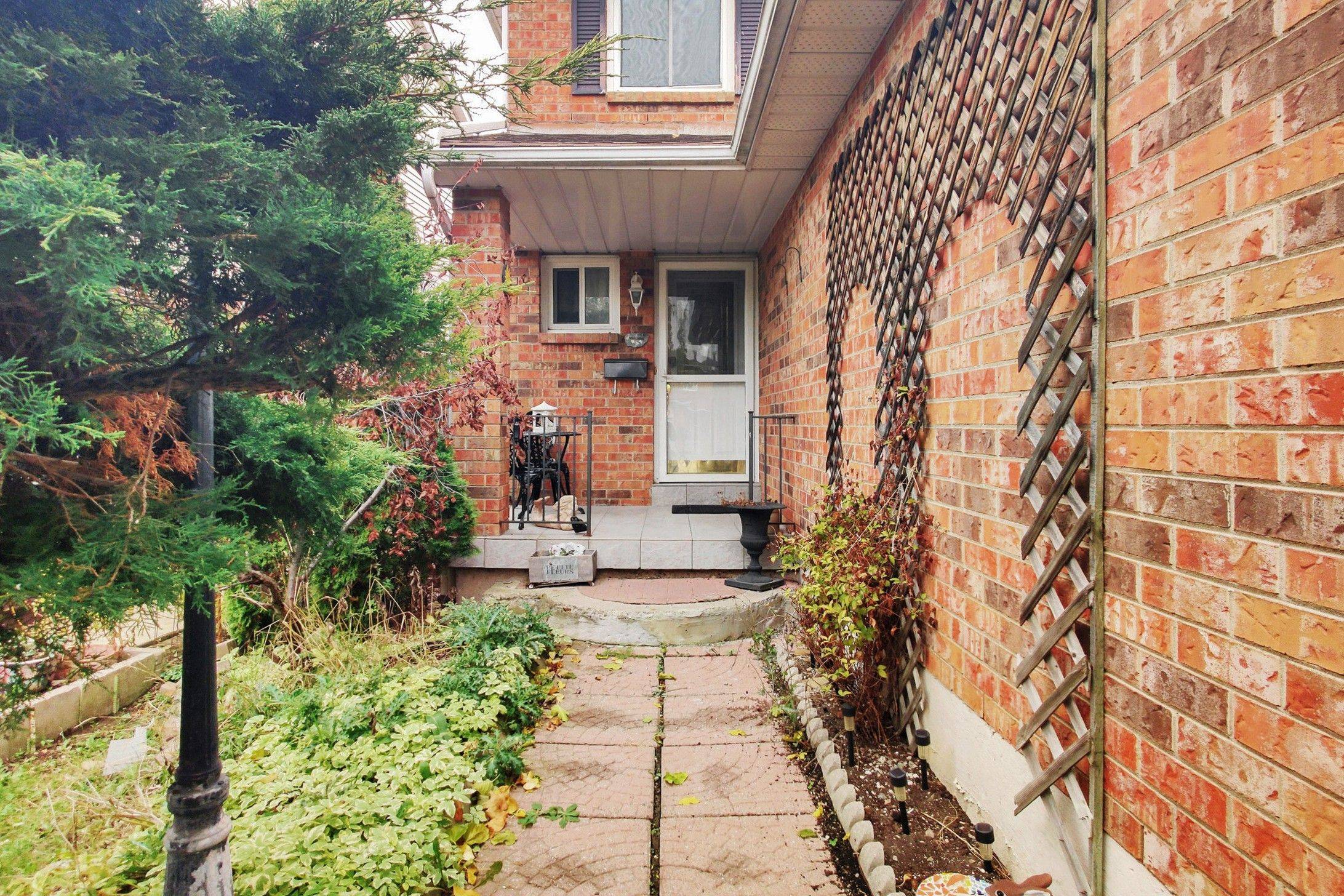 Brampton, ON L6V 3X8,8 Stephensen CT