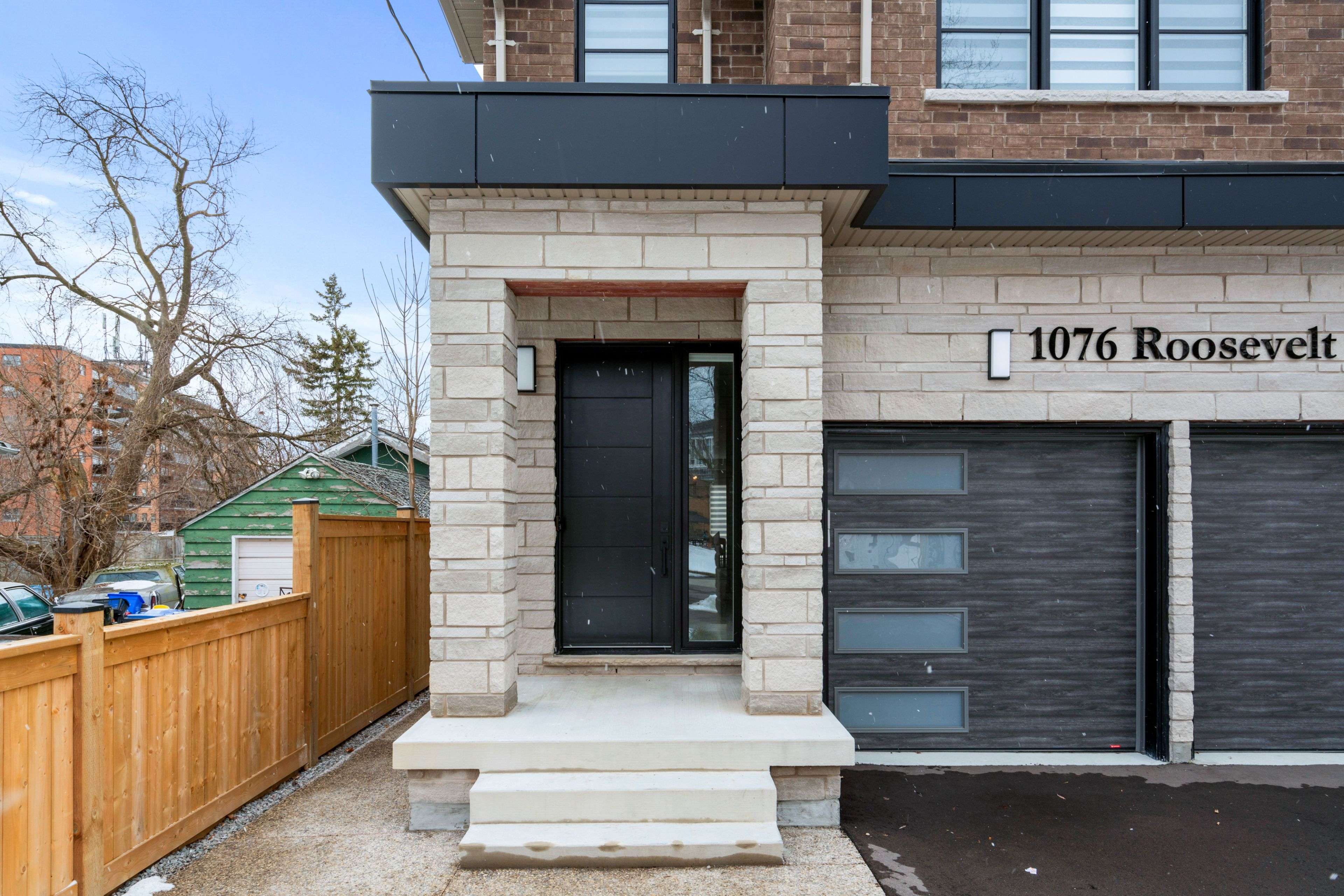 Mississauga, ON L5G 3Y8,1076 Roosevelt RD