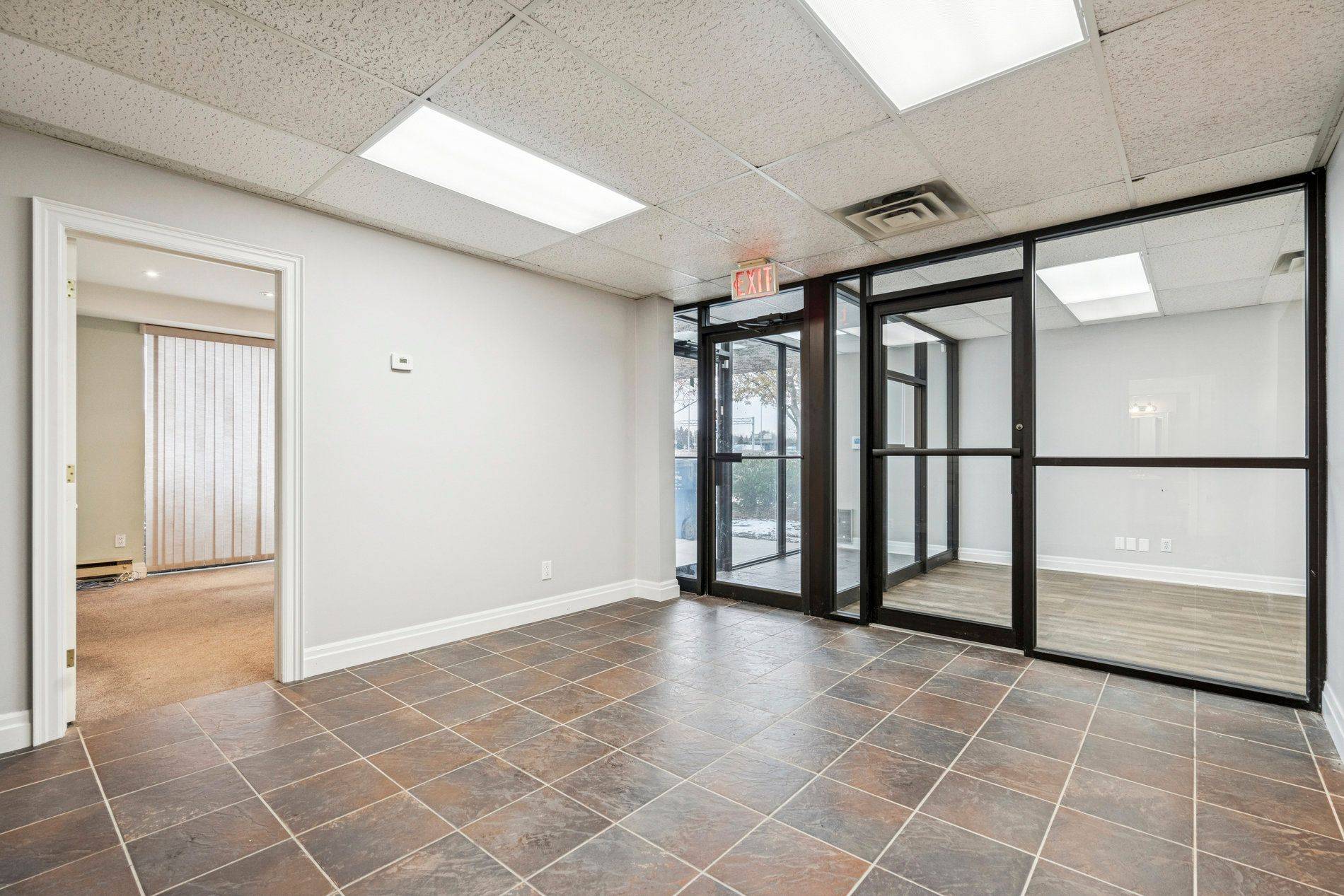 Oakville, ON L6L 5T7,1200 South Service RD W #2