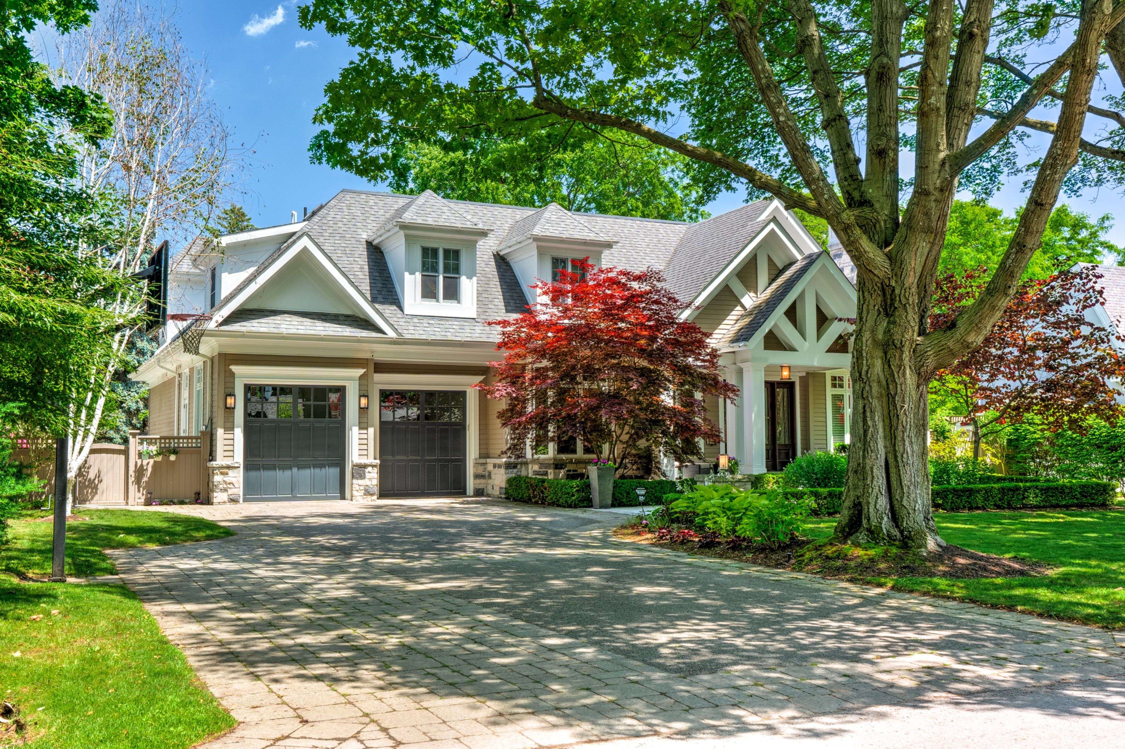 Oakville, ON L6J 4N3,71 Ennisclare DR W