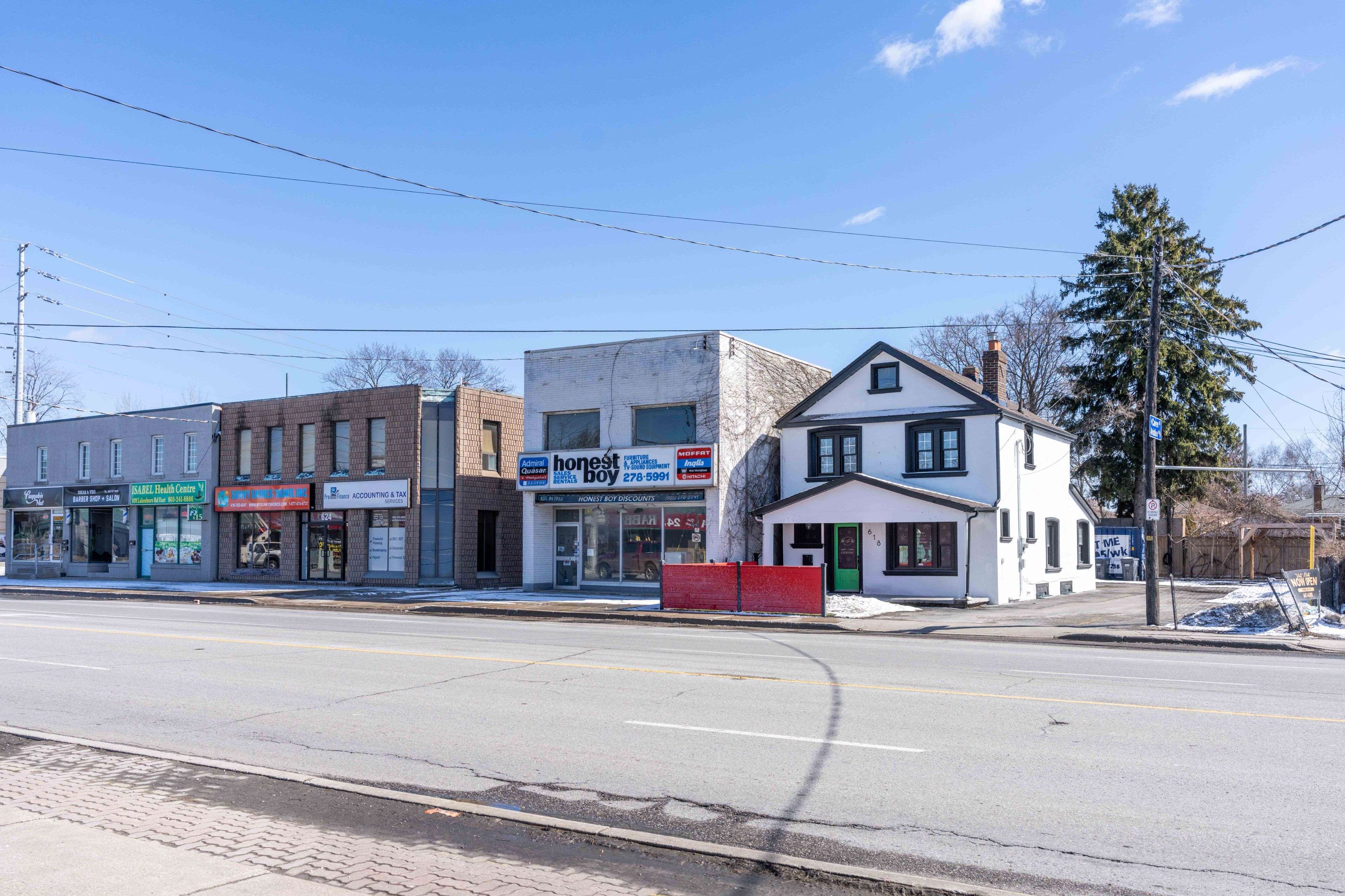 Mississauga, ON L5G 1J4,620 Lakeshore RD E