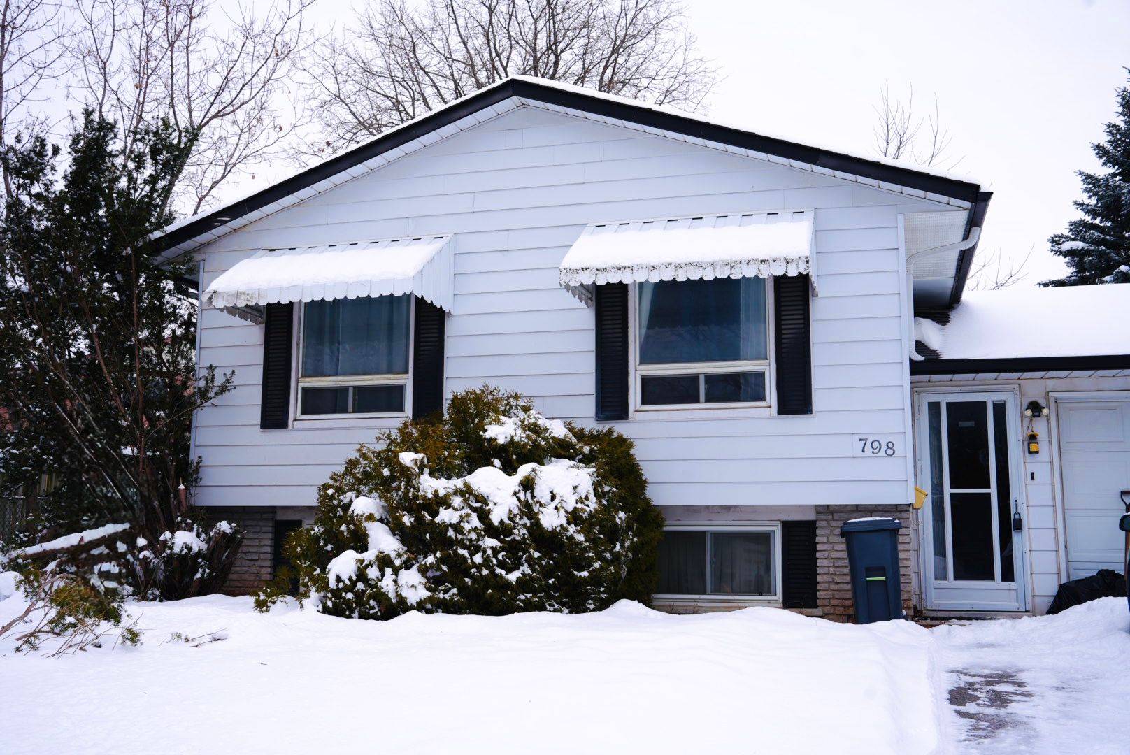 Kingston, ON K7M 6T1,798 Arundel PL