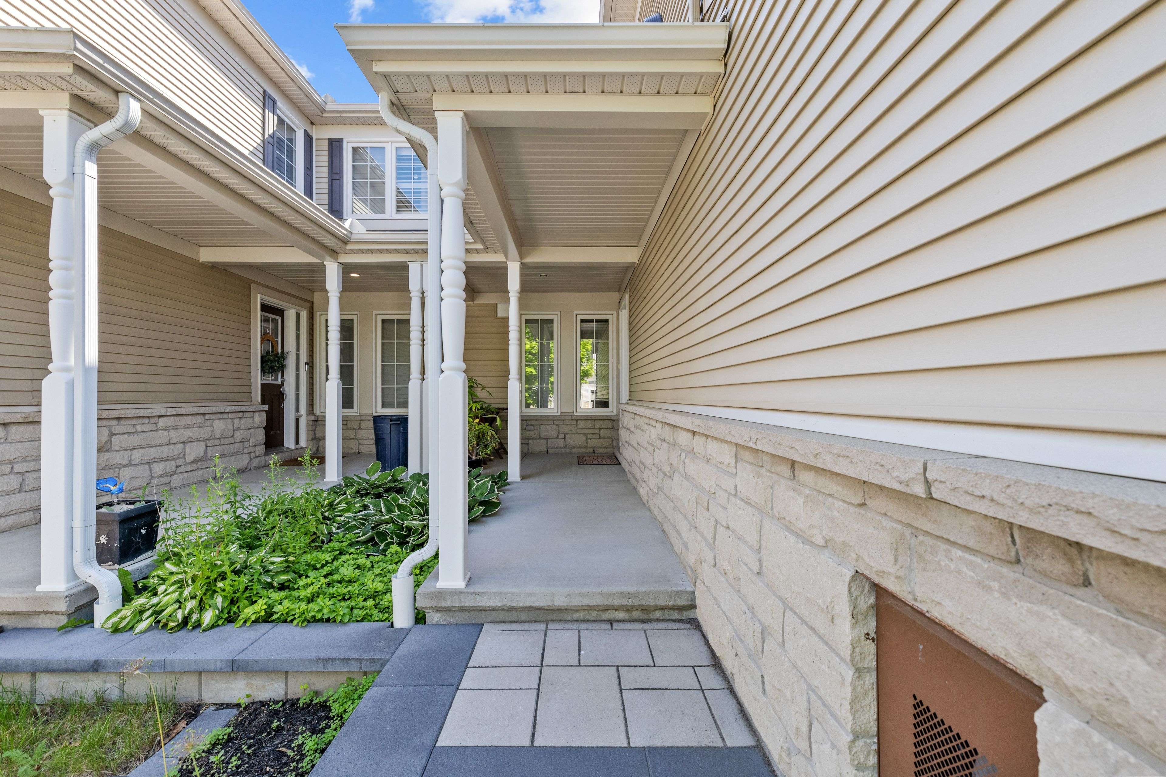 Barrhaven, ON K2J 0Z6,117 Urbancrest Private