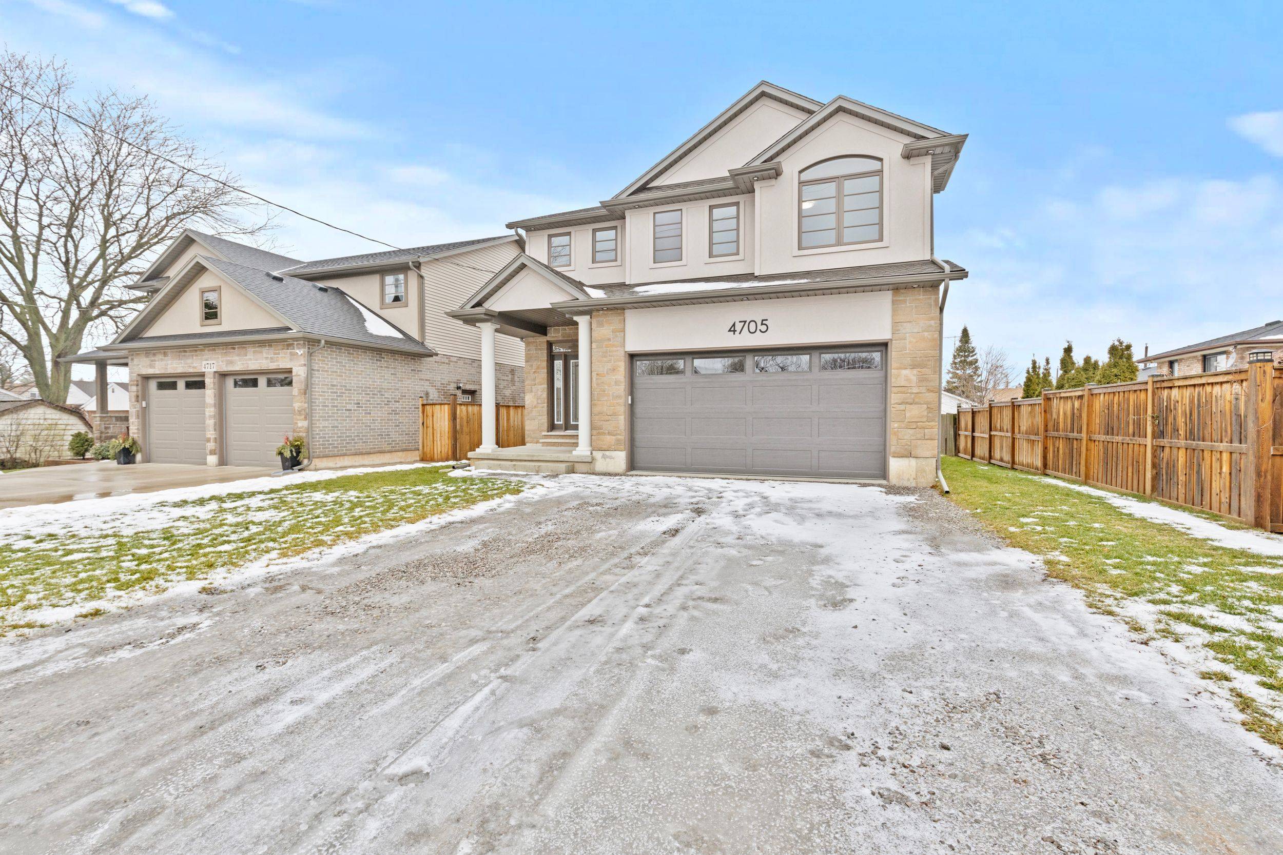 Niagara Falls, ON L2H 1M7,4705 Lee AVE