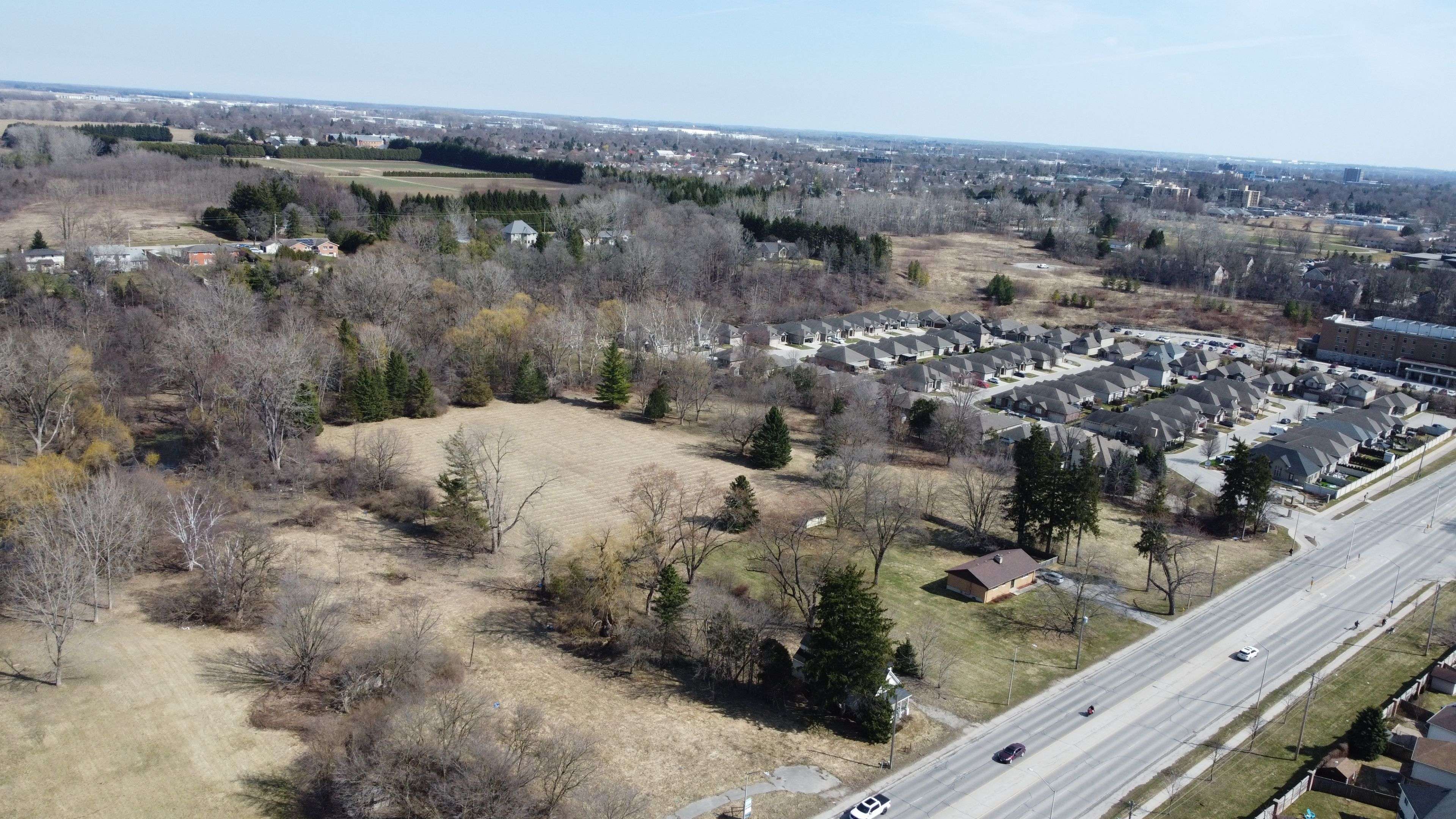 London East, ON N5Y 5N6,1442 Highbury AVE N