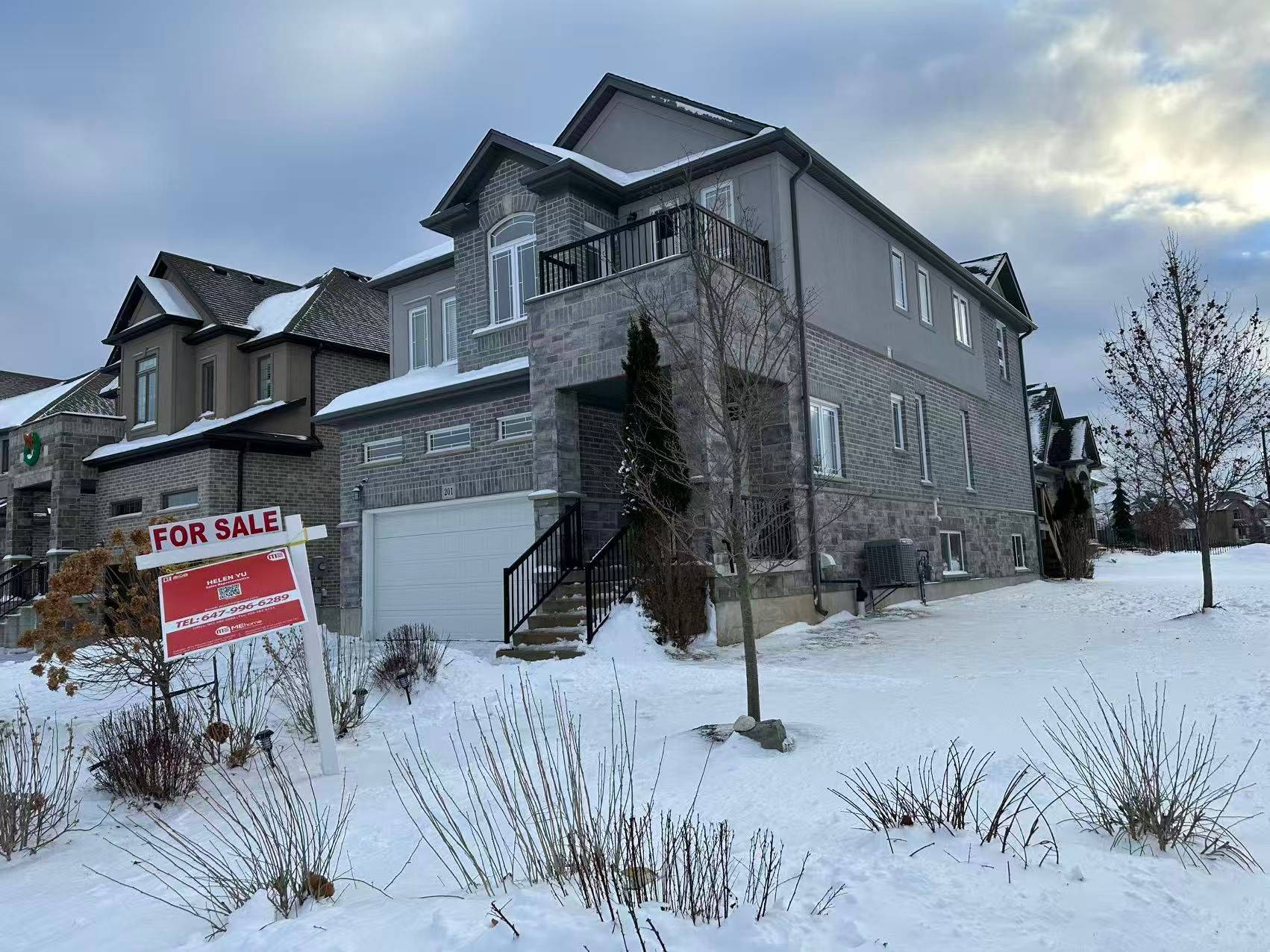 Waterloo, ON N2J 4N7,201 Spring Garden DR