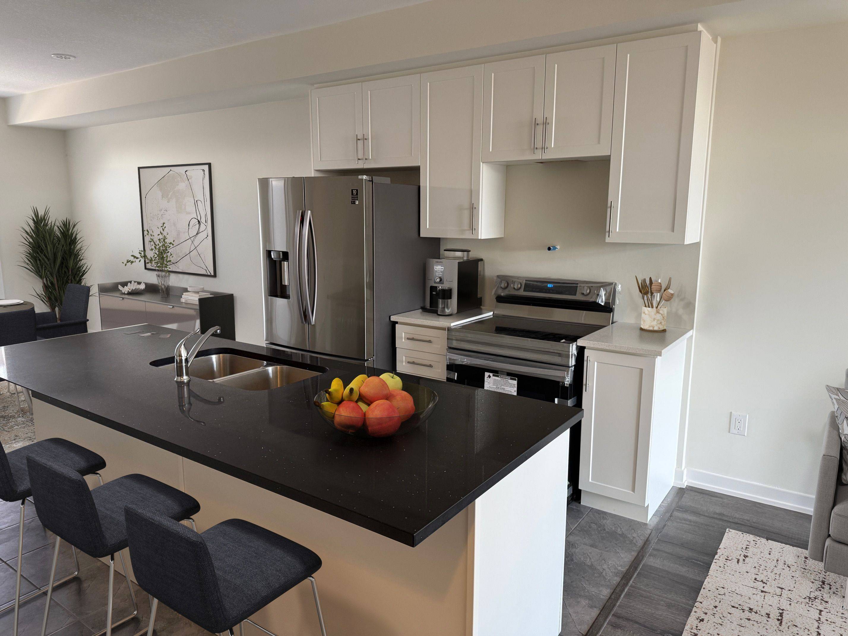 Hamilton, ON L8E 0K5,590 North Service RD #9