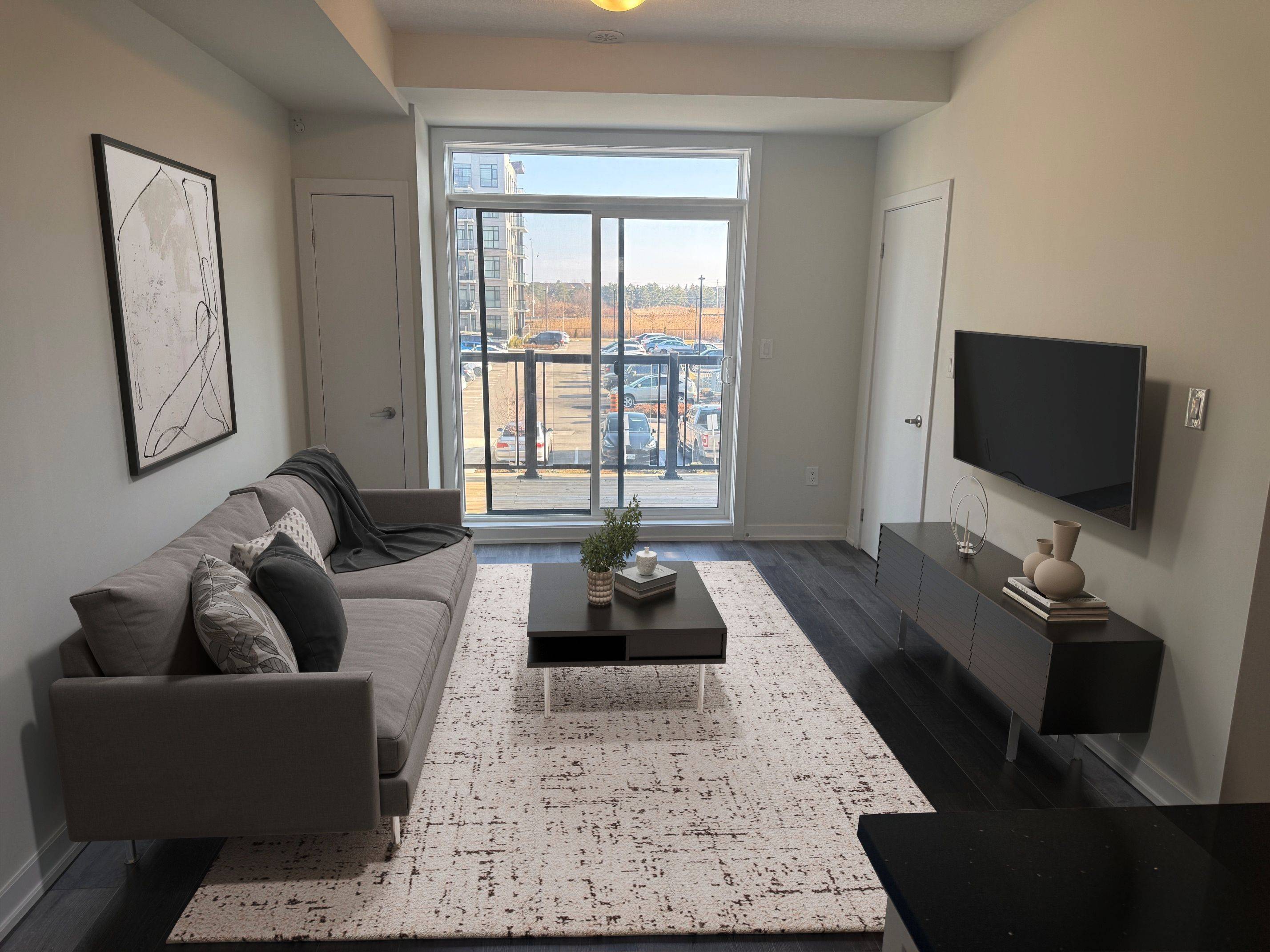 Hamilton, ON L8E 0K5,590 North Service RD #9