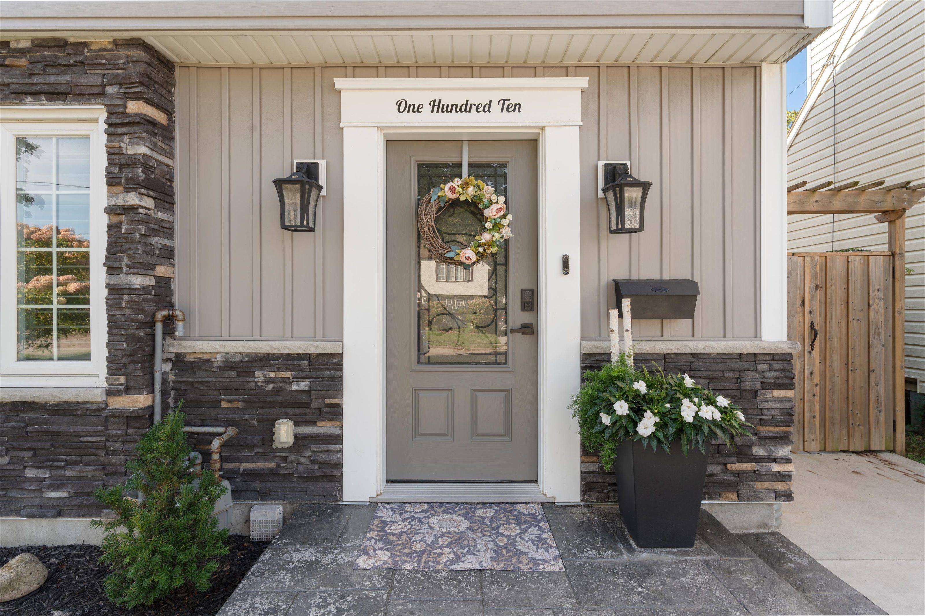 St. Catharines, ON L2R 1K5,110 St Patrick ST