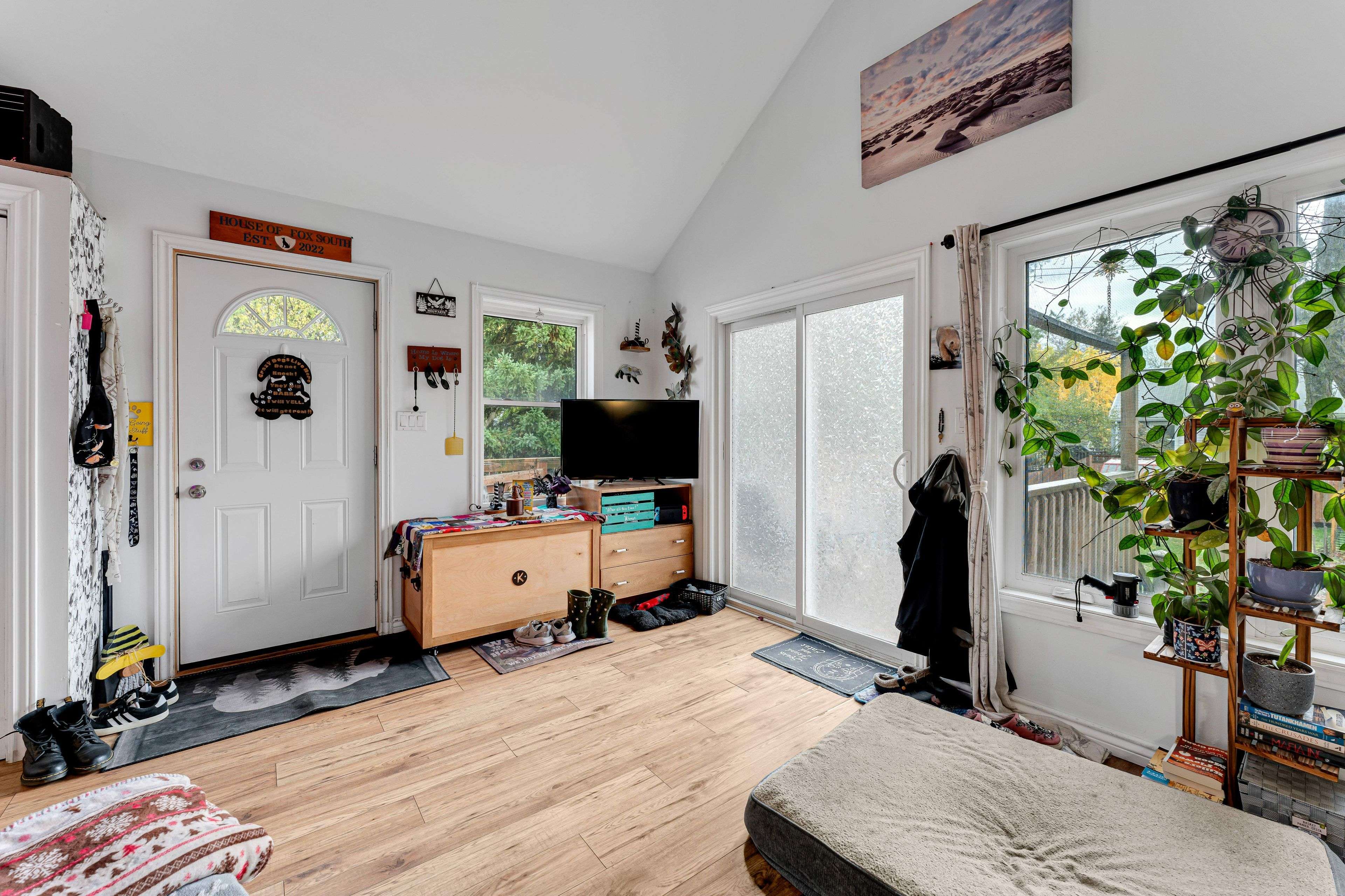 Kingston, ON K7K 2R3,336 Elliott AVE