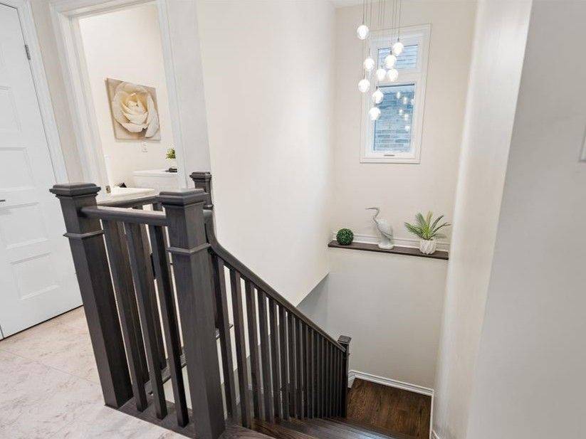 Thorold, ON L2V 0E6,8 Hopkins ST #Lower