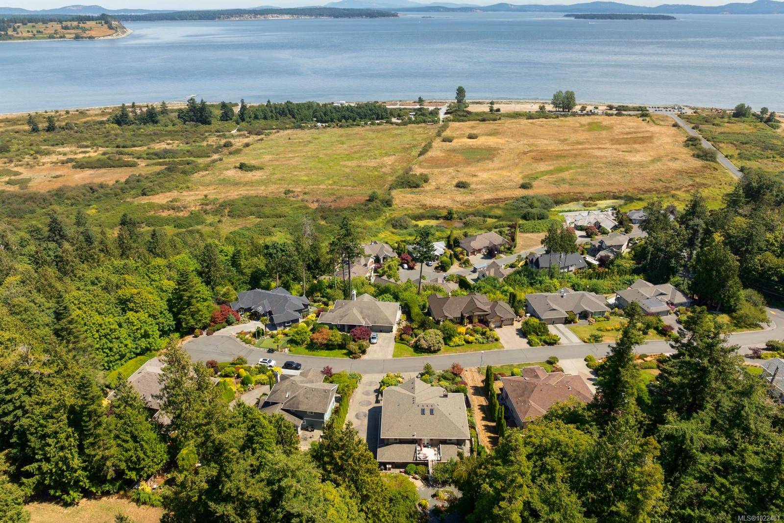 Central Saanich, BC V8M 2J6,7012 Island View Pl