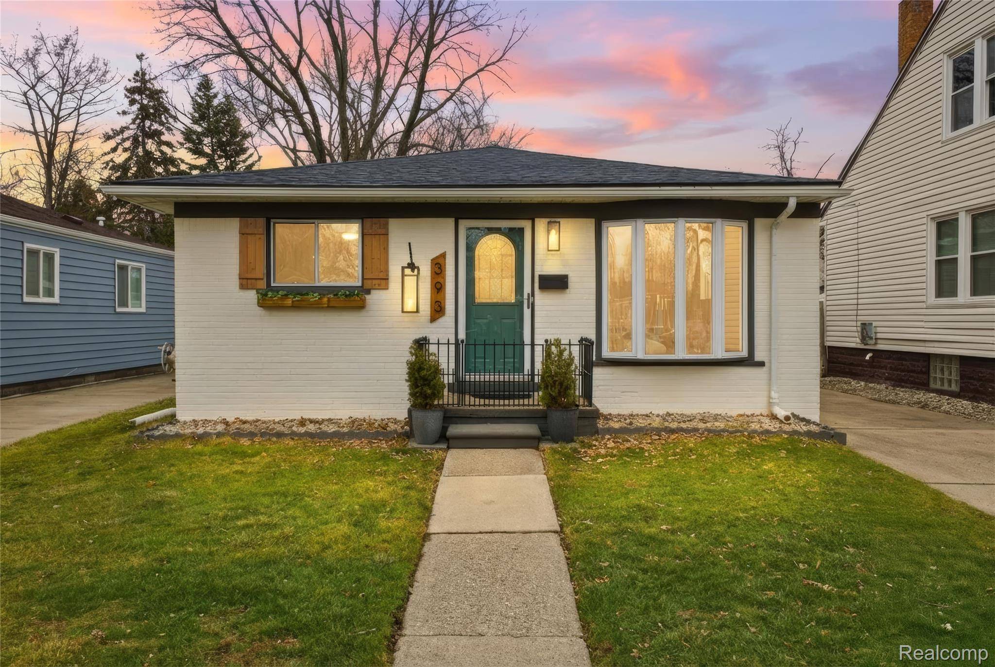 Madison Heights, MI 48071,393 W Hudson AVE E