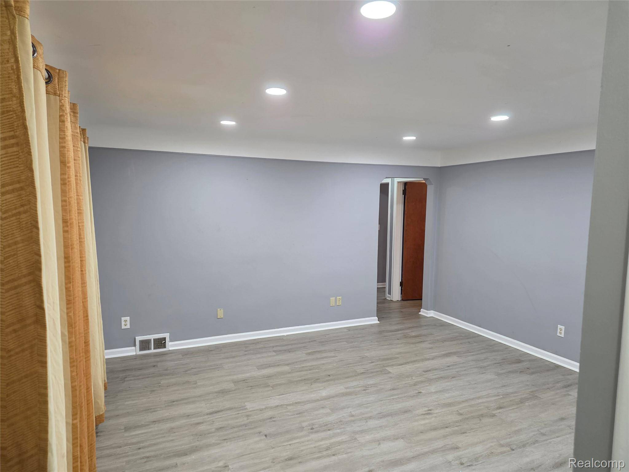 Redford, MI 48239,8960 Arnold AVE