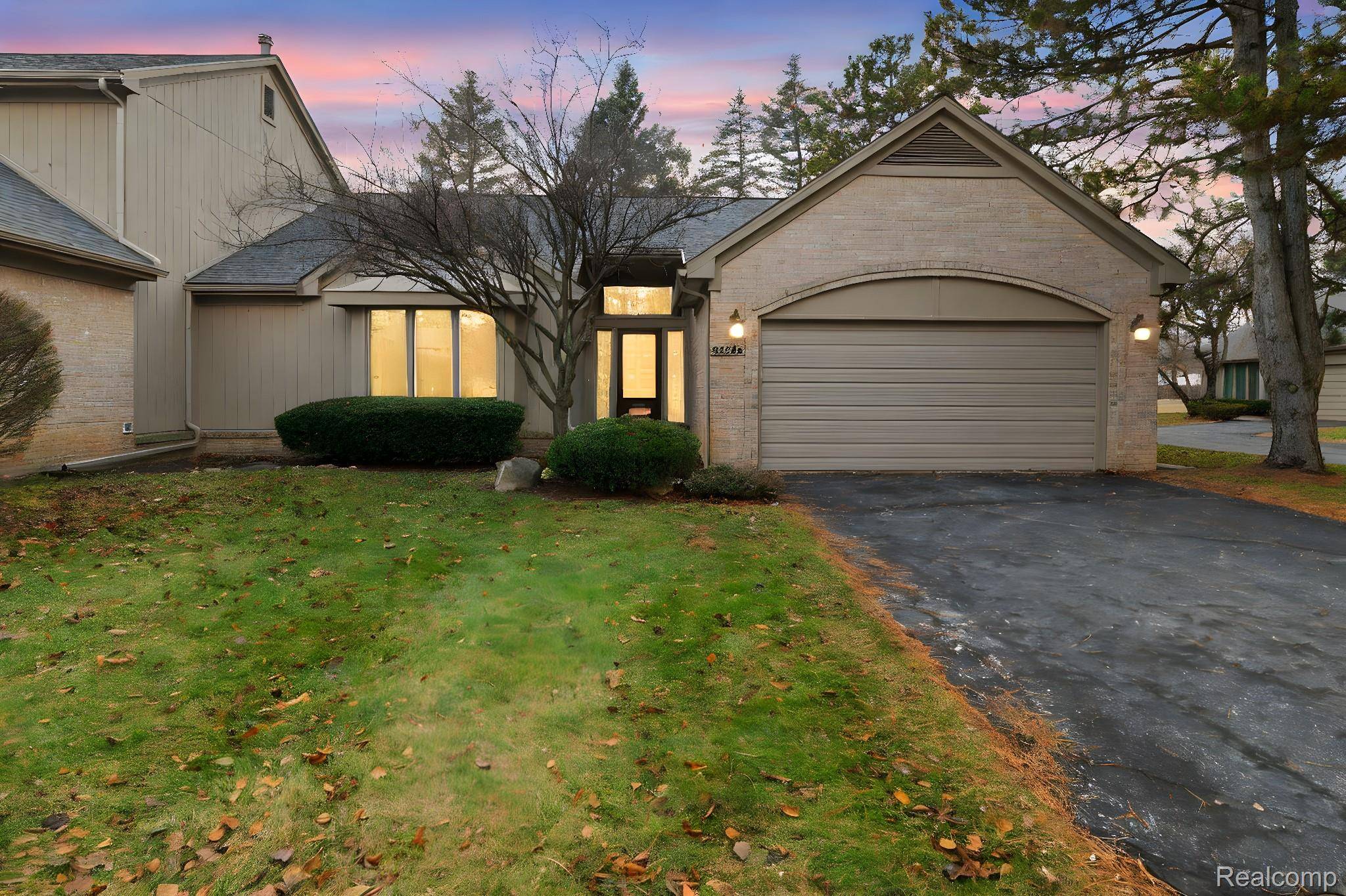 Farmington Hills, MI 48331,33786 Vista DR