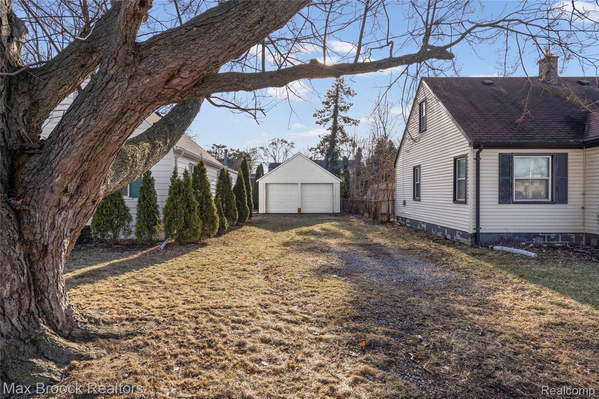 Harper Woods, MI 48225,20240 Hollywood ST