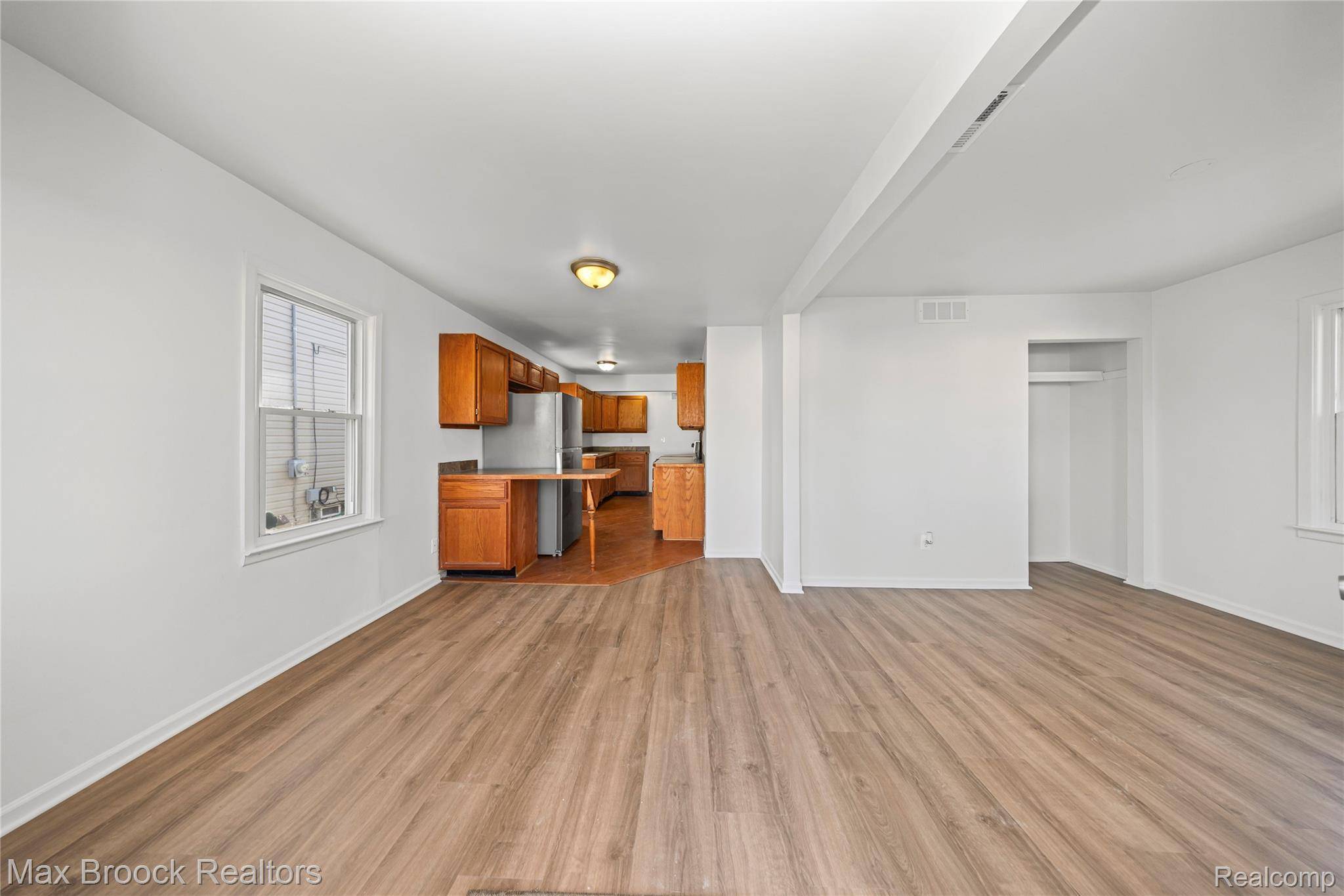 Harper Woods, MI 48225,20240 Hollywood ST