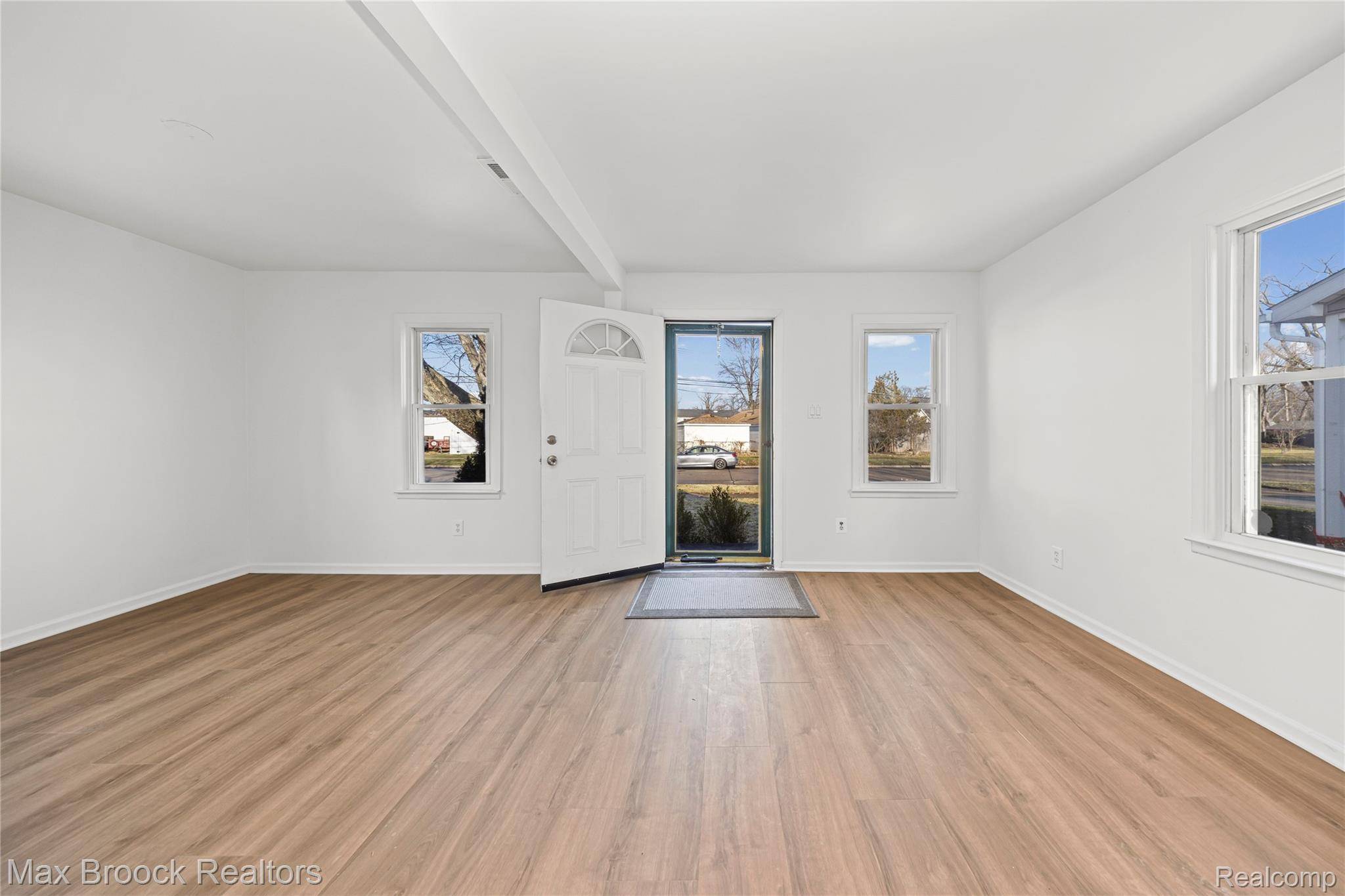 Harper Woods, MI 48225,20240 Hollywood ST