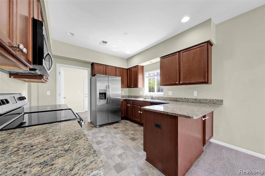 Sterling Heights, MI 48312,14353 Shadywood DR