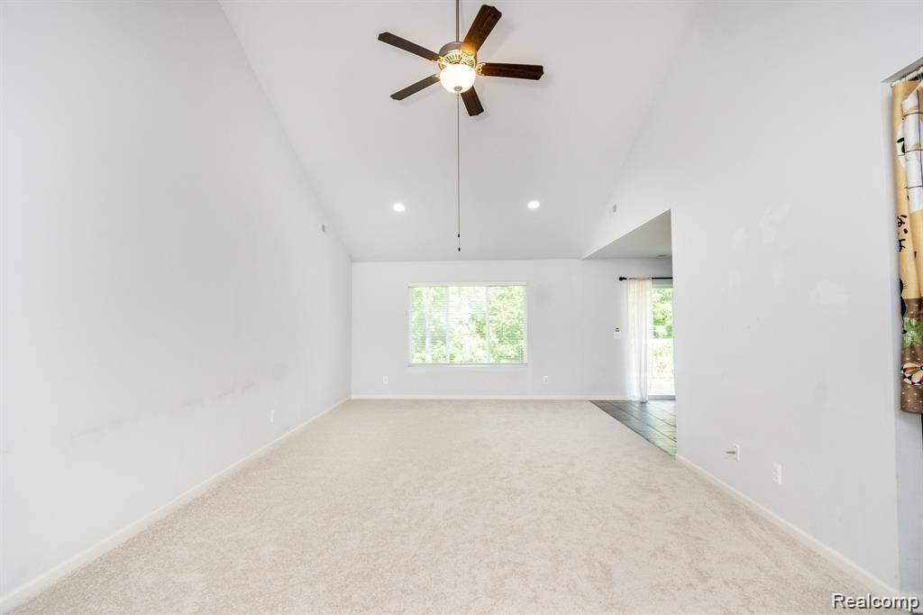 Warren, MI 48092,29406 WOODPARK CIR