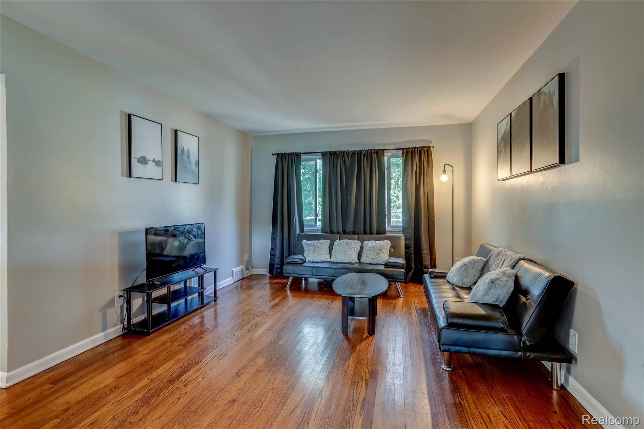 Royal Oak, MI 48067,330 Oakland AVE #103