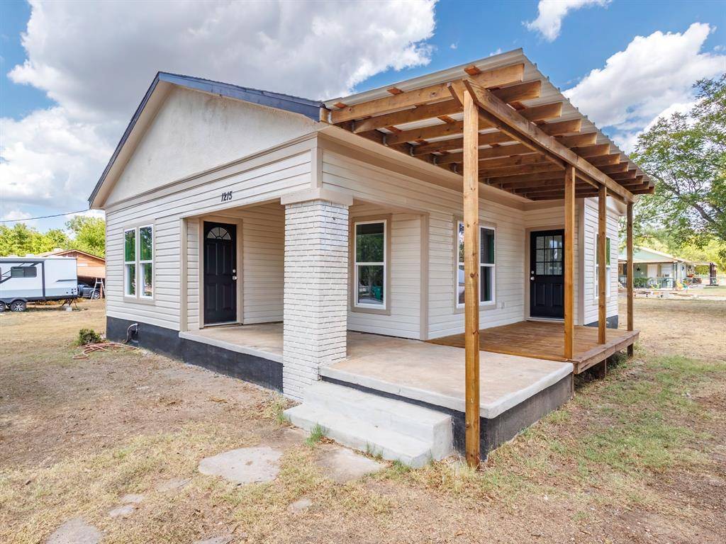 1215 Llano, Coleman, TX 76834