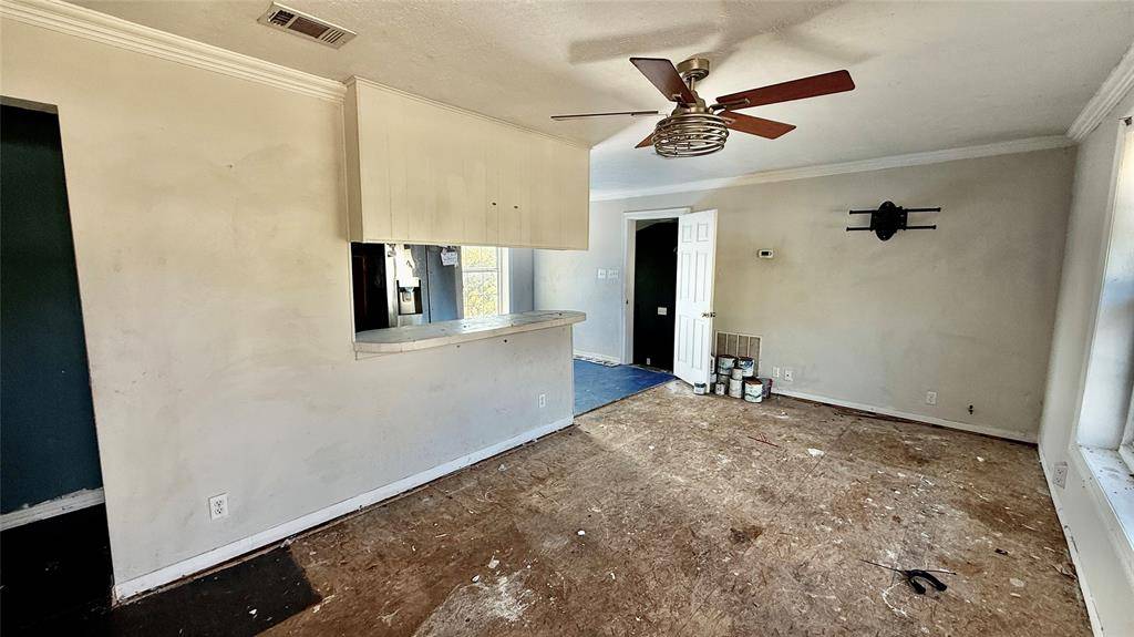 Lake Dallas, TX 75065,113 Adolphus Avenue