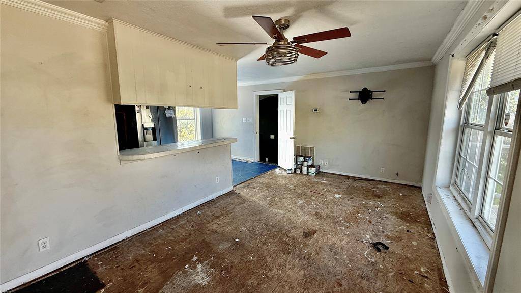 Lake Dallas, TX 75065,113 Adolphus Avenue