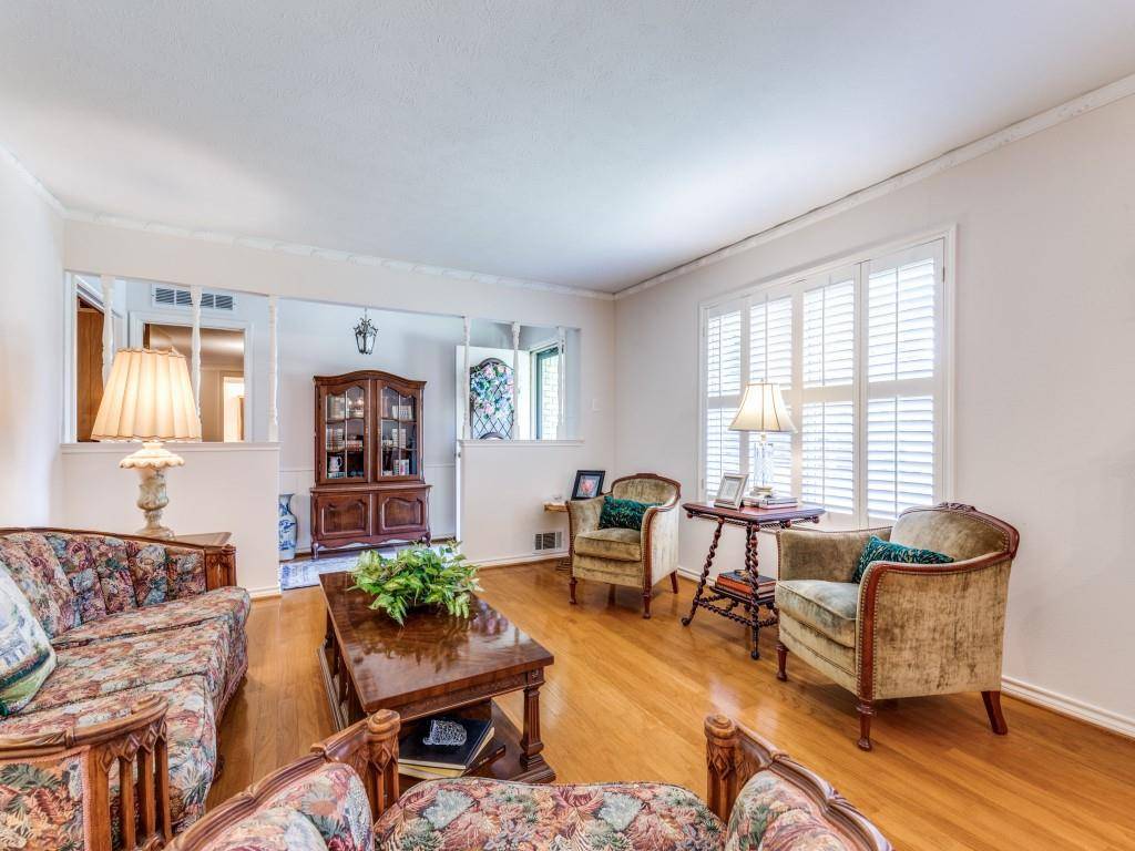 Dallas, TX 75248,7637 El Pensador Drive