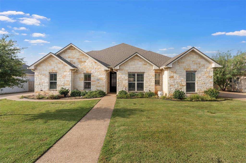 Hewitt, TX 76643,717 Wintergreen Drive