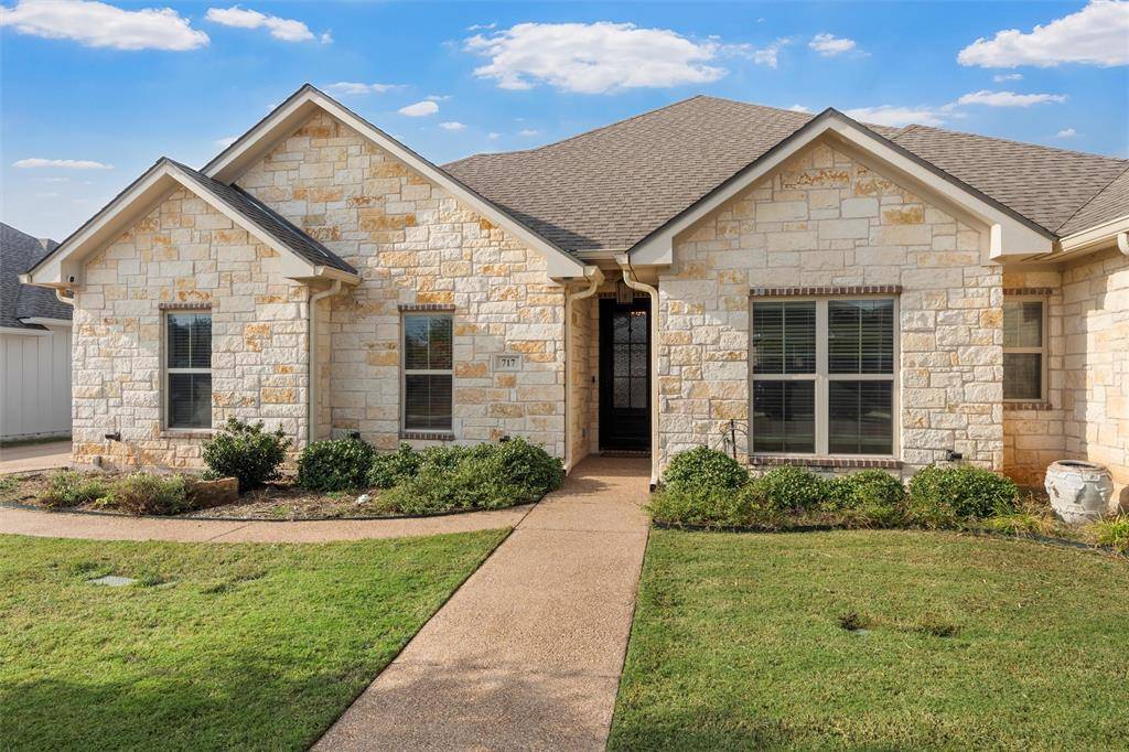 Hewitt, TX 76643,717 Wintergreen Drive