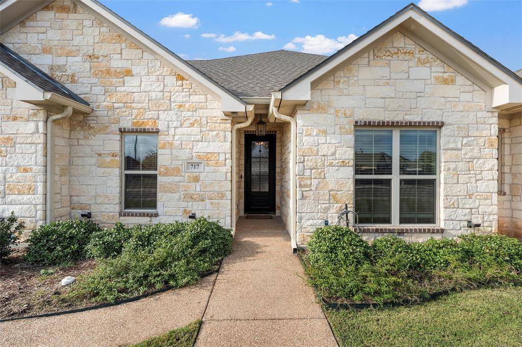 Hewitt, TX 76643,717 Wintergreen Drive