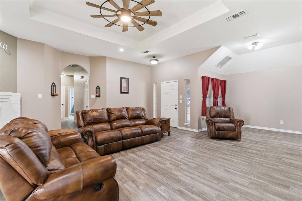 Azle, TX 76020,223 Golfers Way