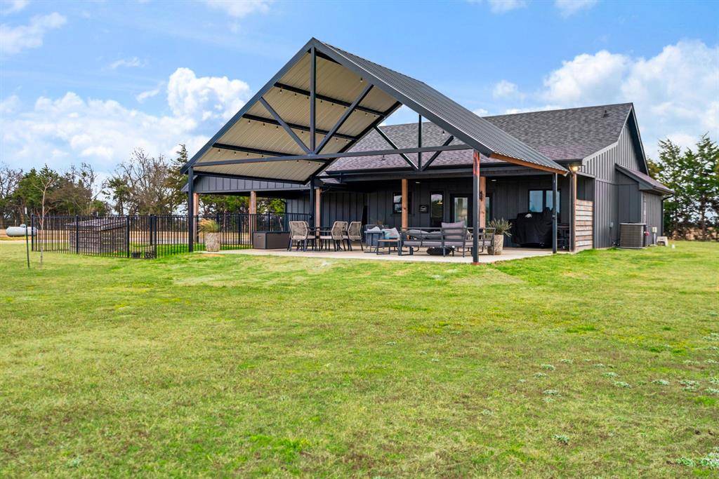 Sumner, TX 75486,177 CR 33700