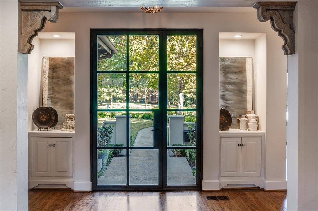 Dallas, TX 75214,7002 Lakewood Boulevard