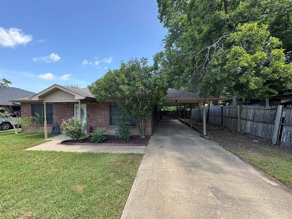 Wills Point, TX 75169,705 E James Street