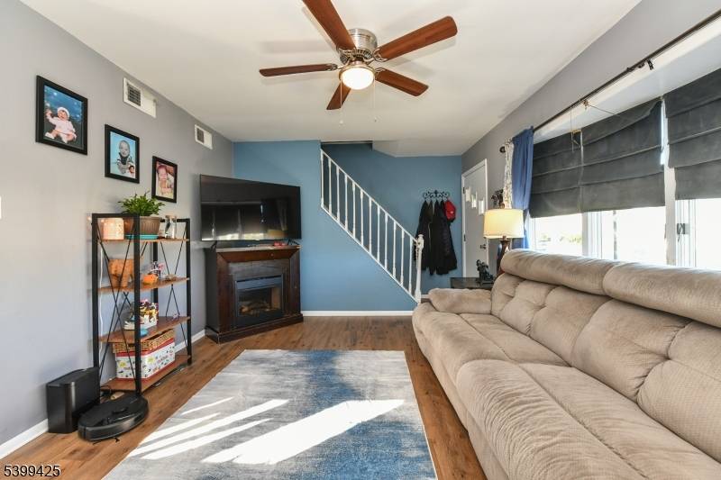 Moonachie Boro, NJ 07074,2 Lincoln Pl