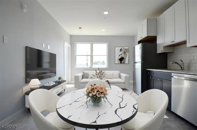 Bayonne City, NJ 07002,82-84 E 31St St #202