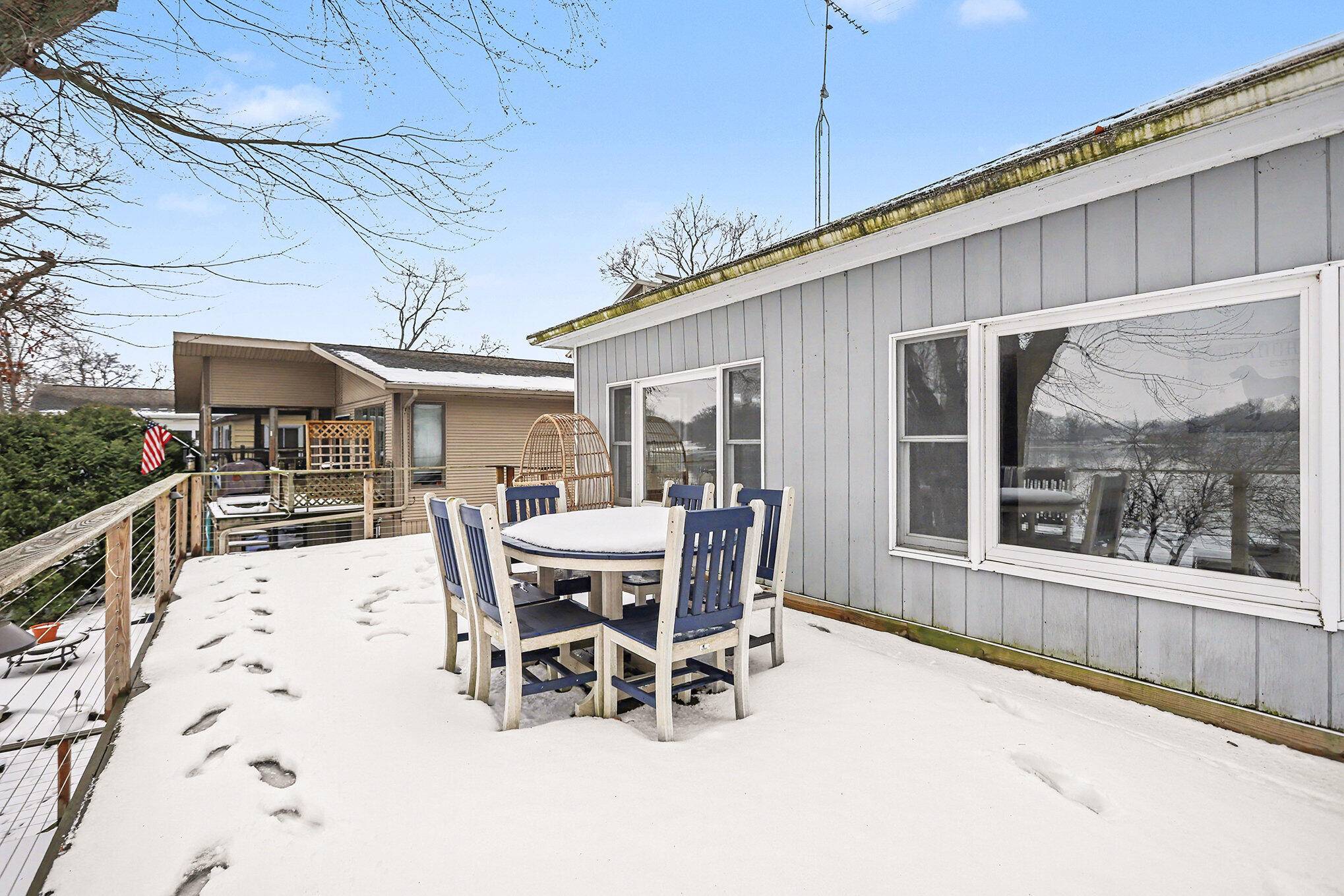 Three Rivers, MI 49093,19664 Lakeshore DR