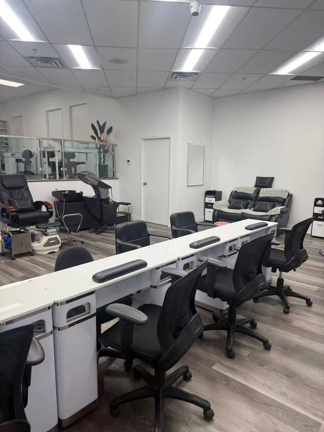 Toronto C01, ON M5J 2T5,6A Yonge ST