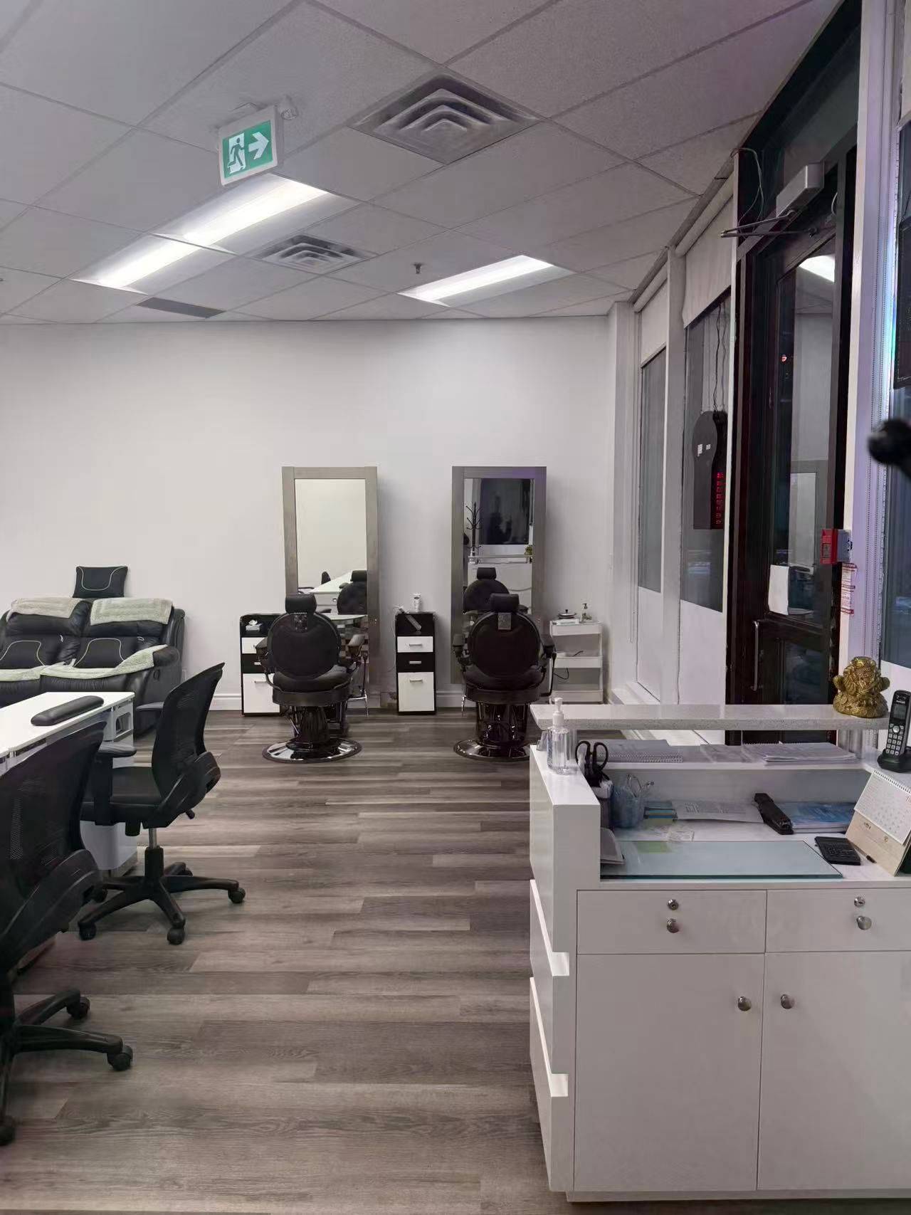 Toronto C01, ON M5J 2T5,6A Yonge ST